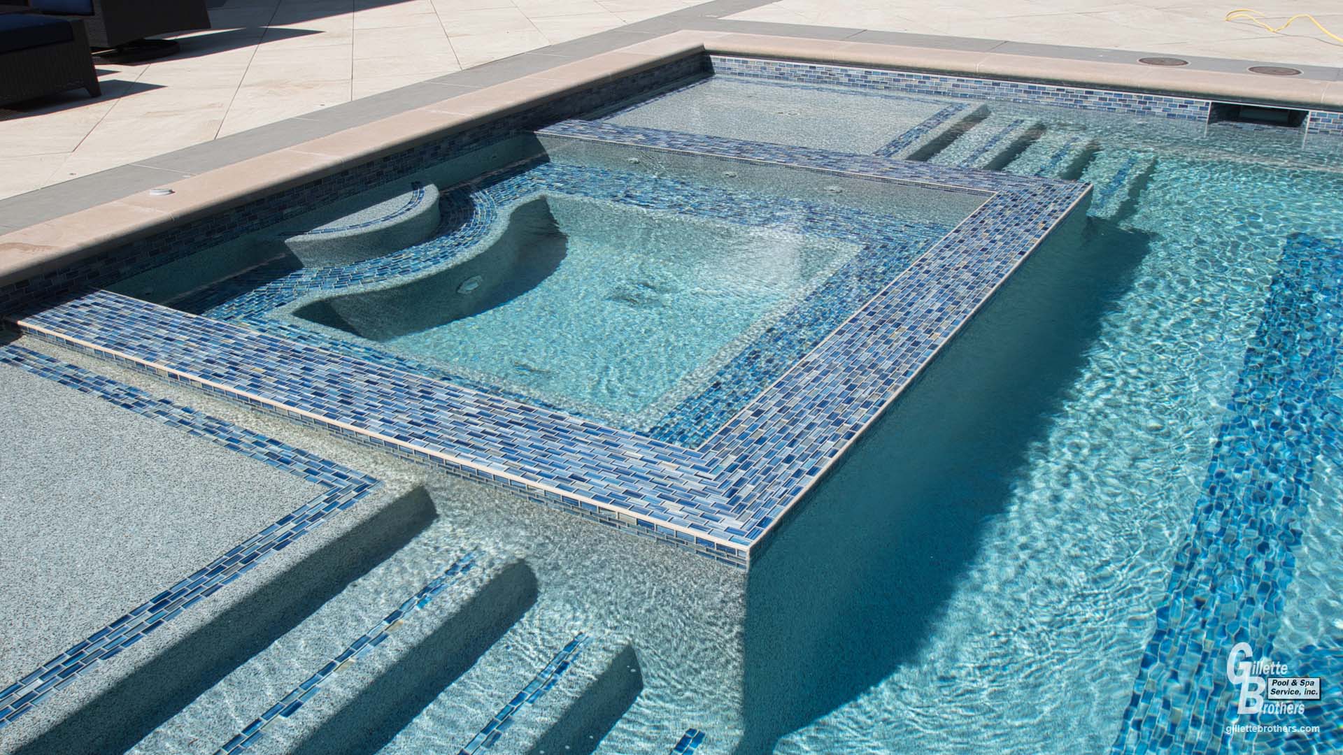 gillette-brothers-outdoor-pool-spa-hot-tub