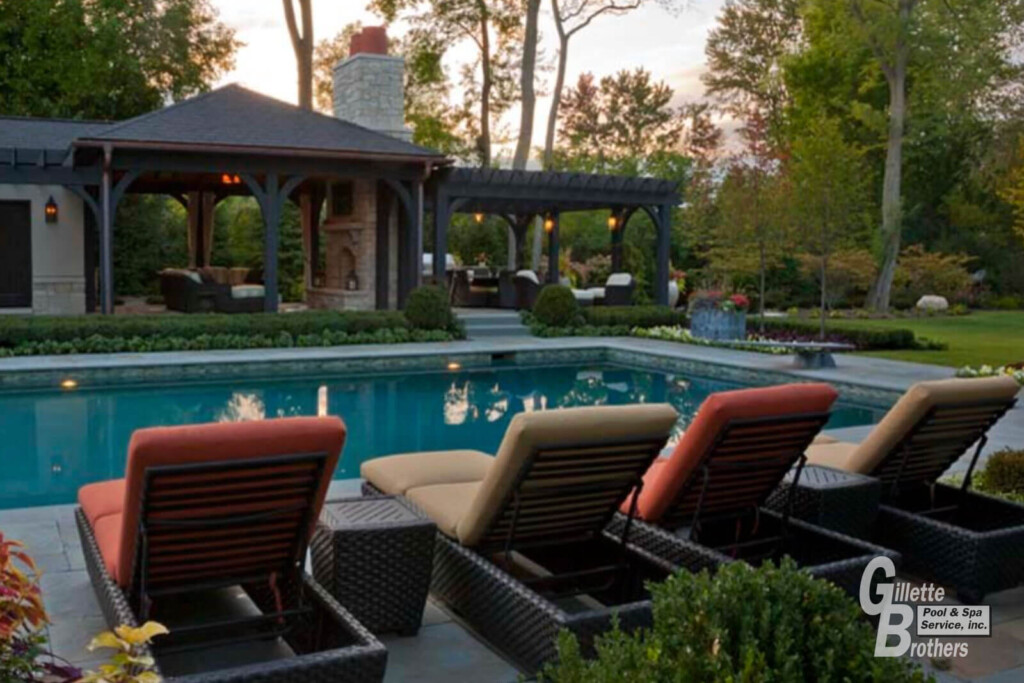 Lone Pine Outdoor Pool