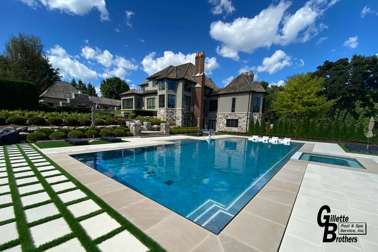 gillette-brothers-outdoor-pool-spa