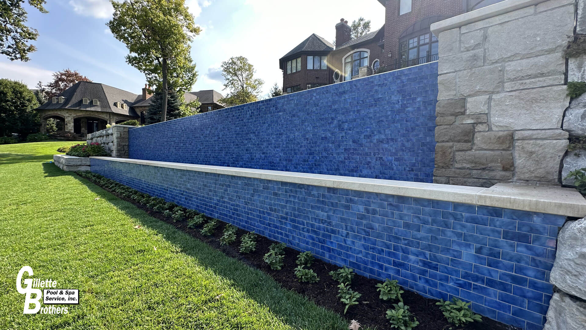 gillette-brothers-negative-edge-pool-wall